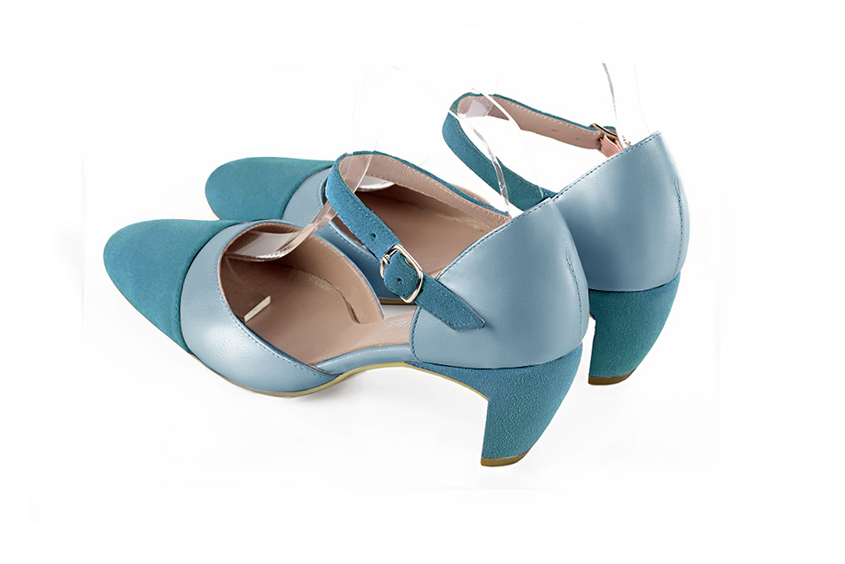 Women's peacock blue elegant closed-back heels, with an instep strap. Round toe. Medium comma heels - Rear view